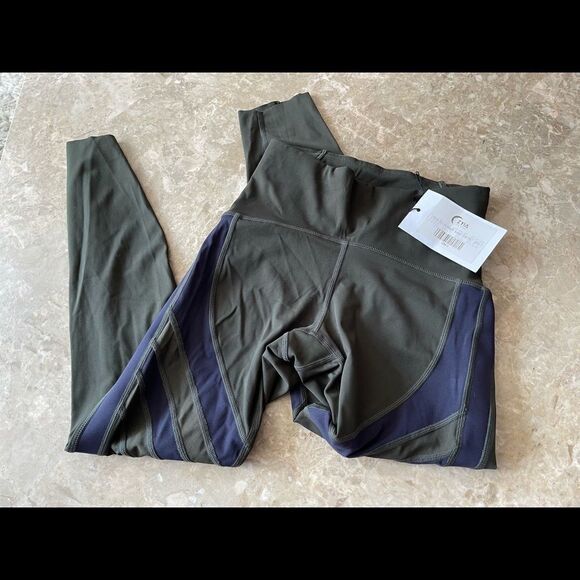 ZYIA active dark olive mesh luxe 7/8 24” size 2 - Picture 6 of 10